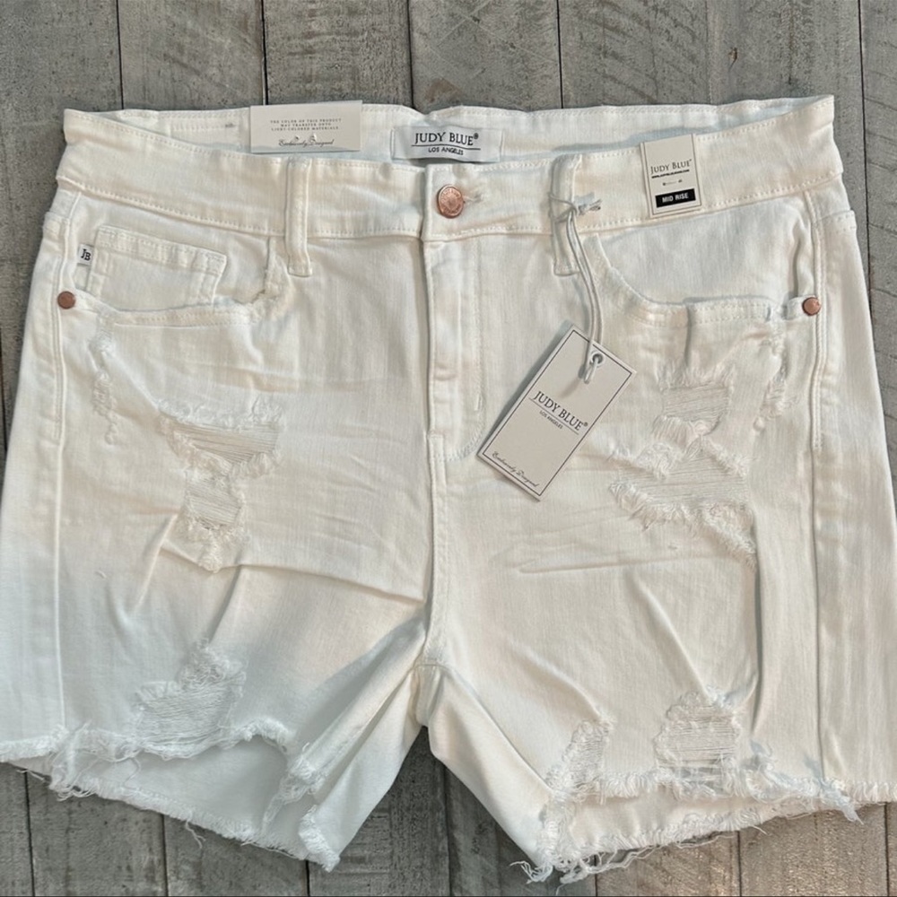 Judy Blue white shorts